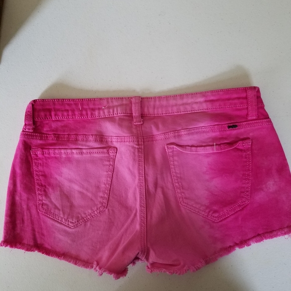 Shorts - Picture 2 of 4